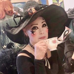 Meet your Posher, Pei pei